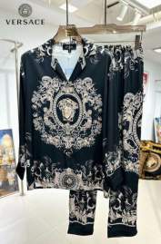 Picture of Versace Sweater Suits _SKUVersaceM-3XL24cn15442782